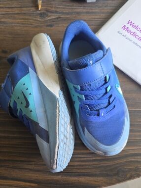 Nike Kids Blue and Teal Velcro Sneakers